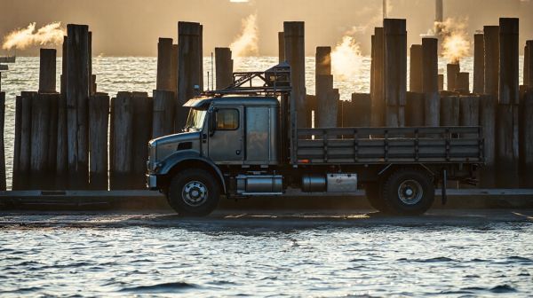 Les meilleures astuces pour réussir votre location de camion nacelle